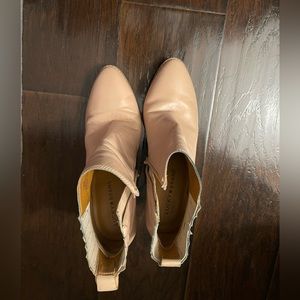 Lucky 🍀 Brand booties size 9